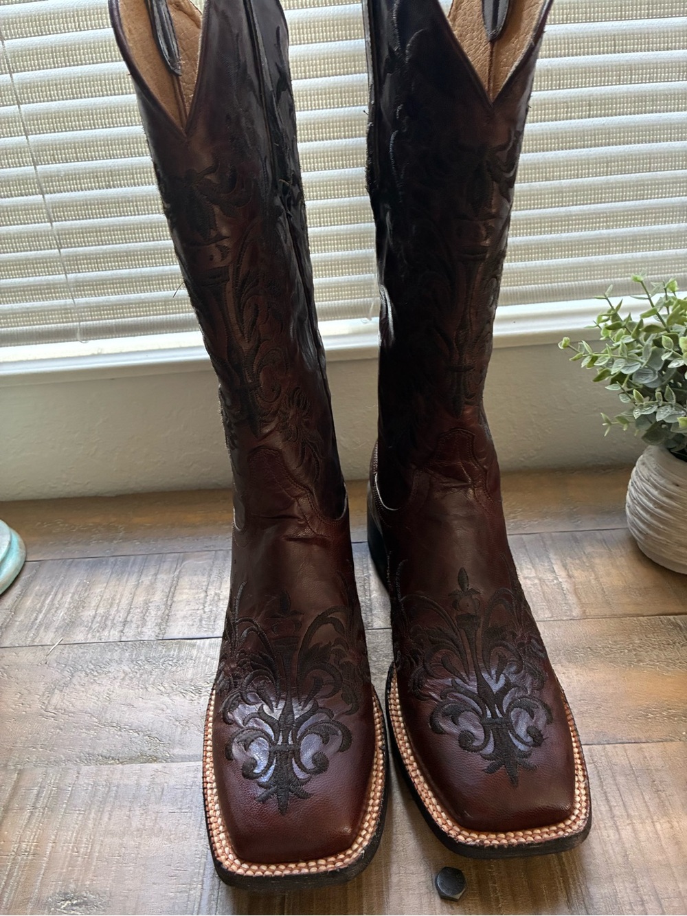 CAVENDERS NWT Women’s Embroidered Western Cowboy Boots - Brown - Picture 4 of 9